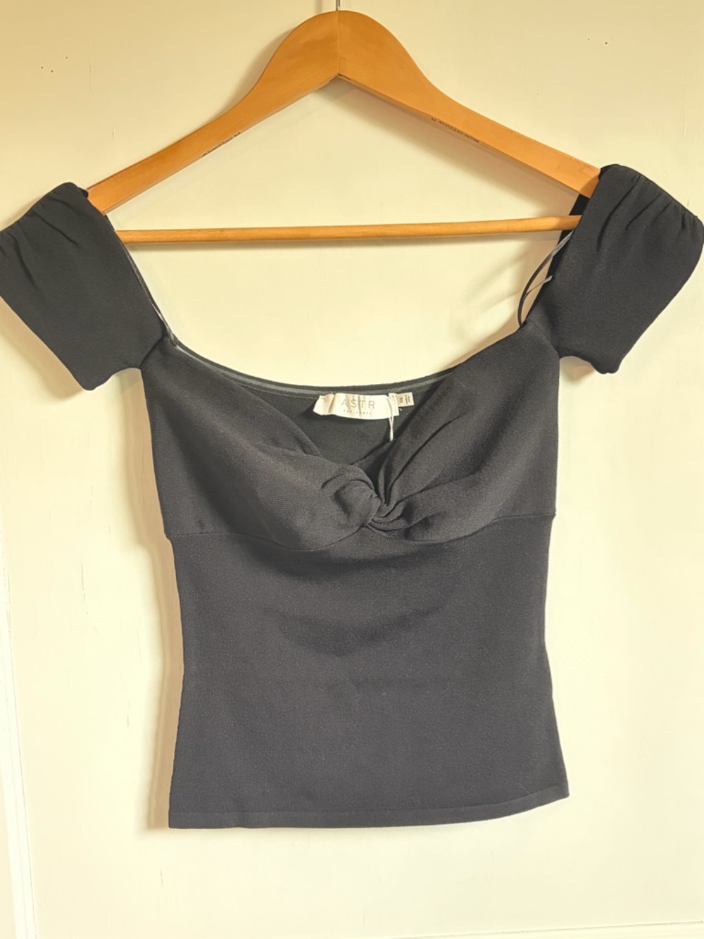 Astr Black Twist-Front Off-Shoulder Crop Top